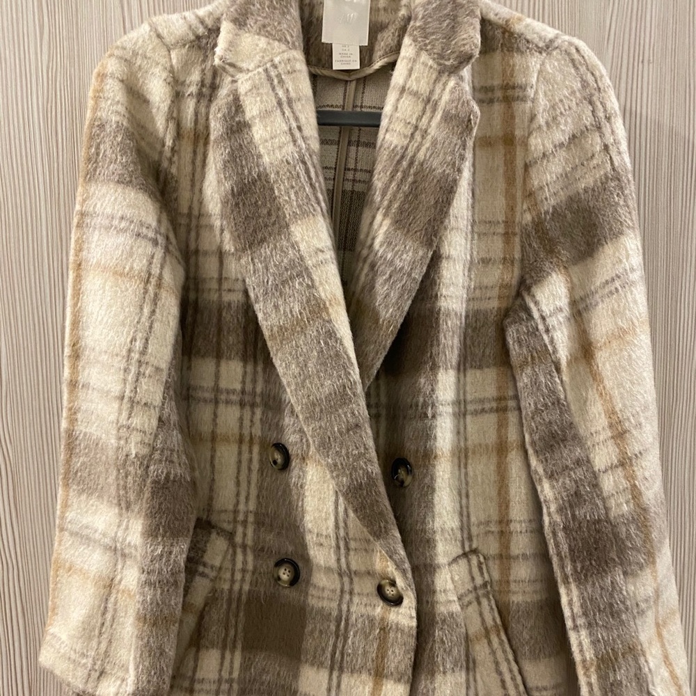 💚 SOLD 💚 - H&M coat